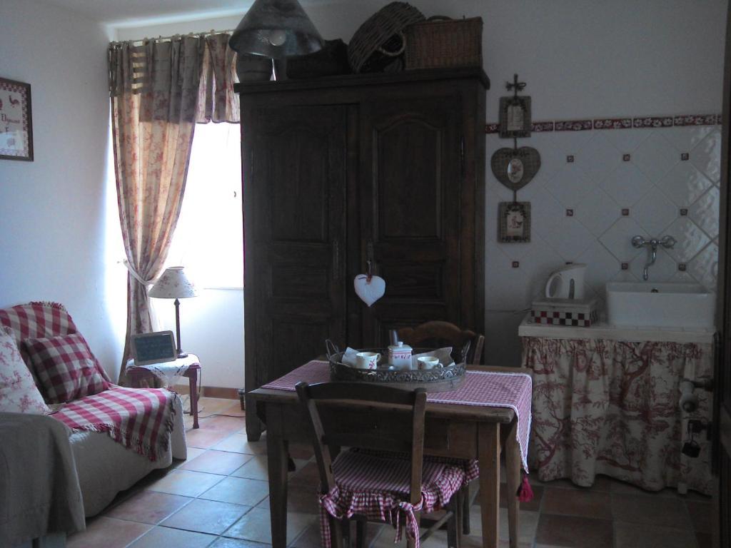 Au Bon Gre D'Hugoline Bed and Breakfast Blanzac  Exteriör bild