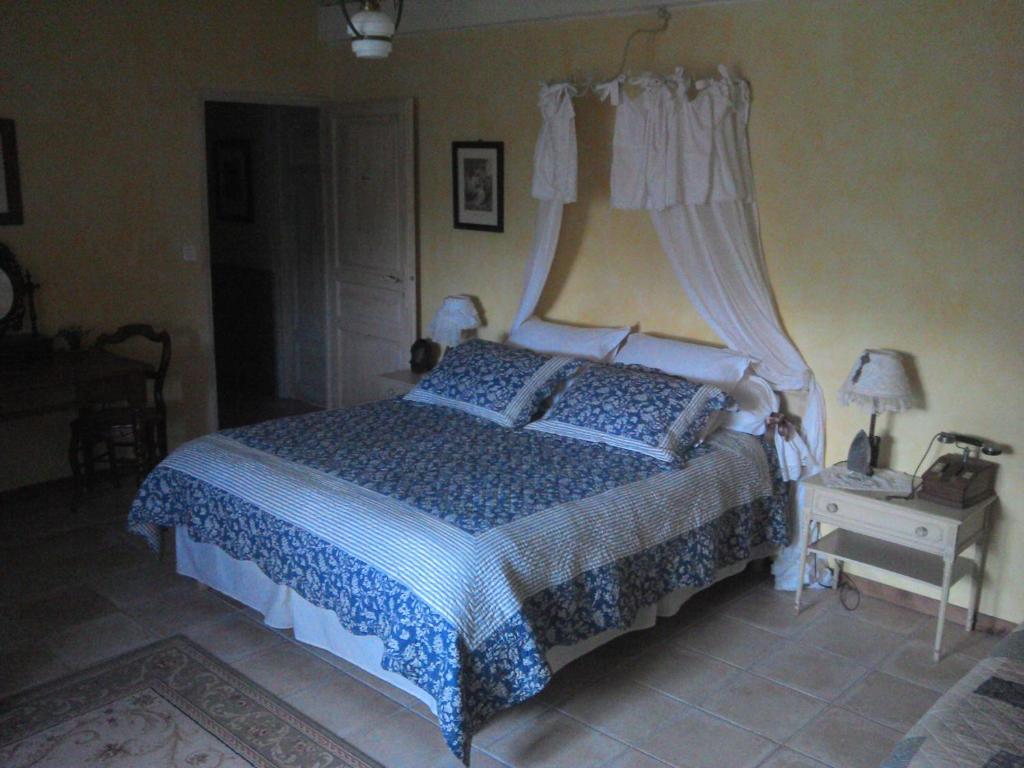 Au Bon Gre D'Hugoline Bed and Breakfast Blanzac  Rum bild